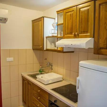 Fuer 5 Personen Zdravko 4 By Interhome * Рогозница