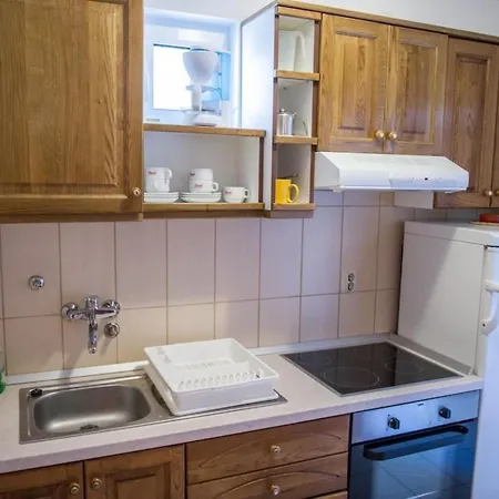 Fuer 5 Personen Zdravko 4 By Interhome * Рогозница