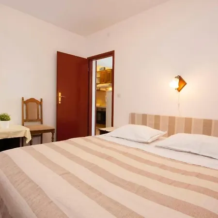 Апартаменты Fuer 5 Personen Zdravko 4 By Interhome Рогозница