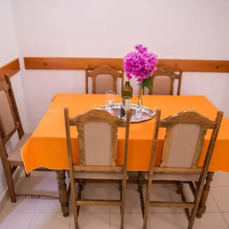 Appartement Fuer 5 Personen Zdravko 4 By Interhome